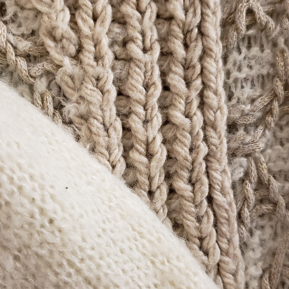 Like-new BKE Boutique Sweater in Off-white and Tan - Picture 5 of 5